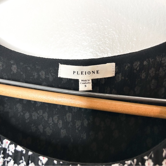 Pleione Nordstrom Pleated Floral Print Sleeveless Blouse Black White‎ Small S - Picture 4 of 8